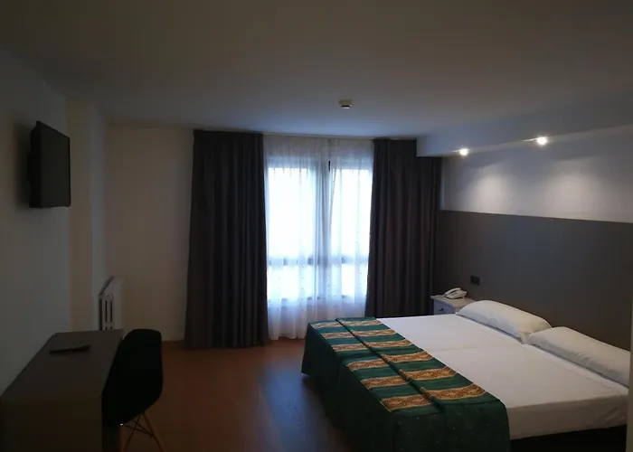 利雅月酒店 3* 比利亚隆加