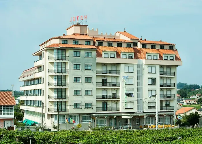 利雅月酒店 比利亚隆加